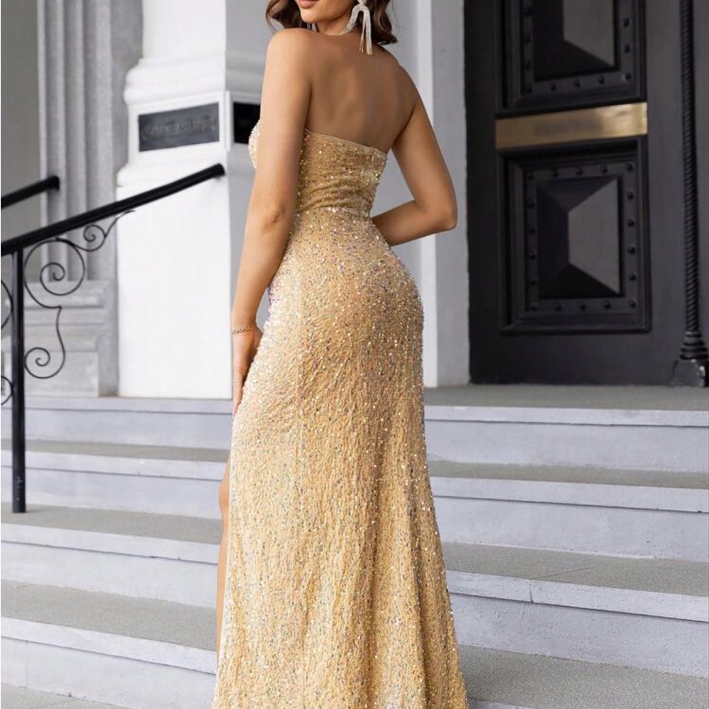 Sequin strapless dress with slit - Picture 2 of 3